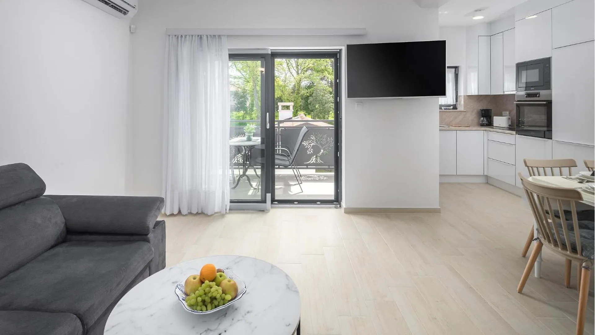 1 Bedroom Lovely Apartment In ポレッチ