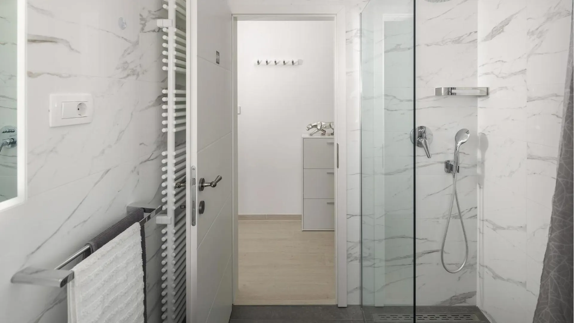 1 Bedroom Lovely Apartment In Porec